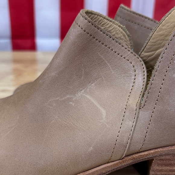 Nisolo Tan Leather Ankle Boots - Picture 5 of 10